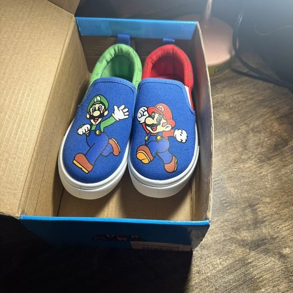 Super Mario Kids Slip on Sneakers Shoes Size 12 Mario & Luigi - Picture 4 of 5